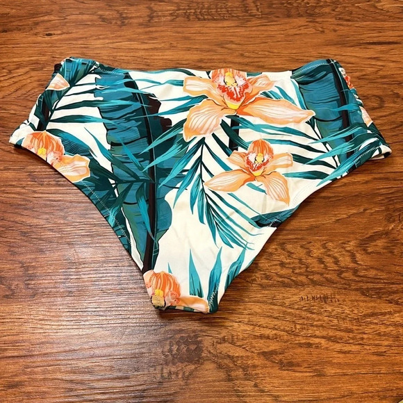 Cupshe High Waisted Floral Plus Size Bikini Bottom 1X - Picture 9 of 9